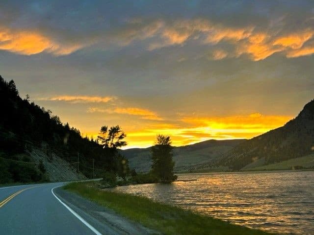 Experience stunning sunsets over the Nicola Lake BC. Adventure seekers destination recreation spot in the Nicola Valley BC.